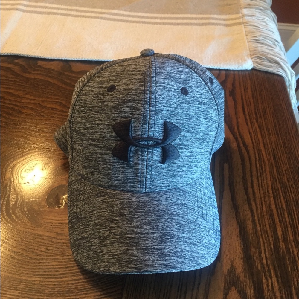 Men’s Under Armour baseball hat